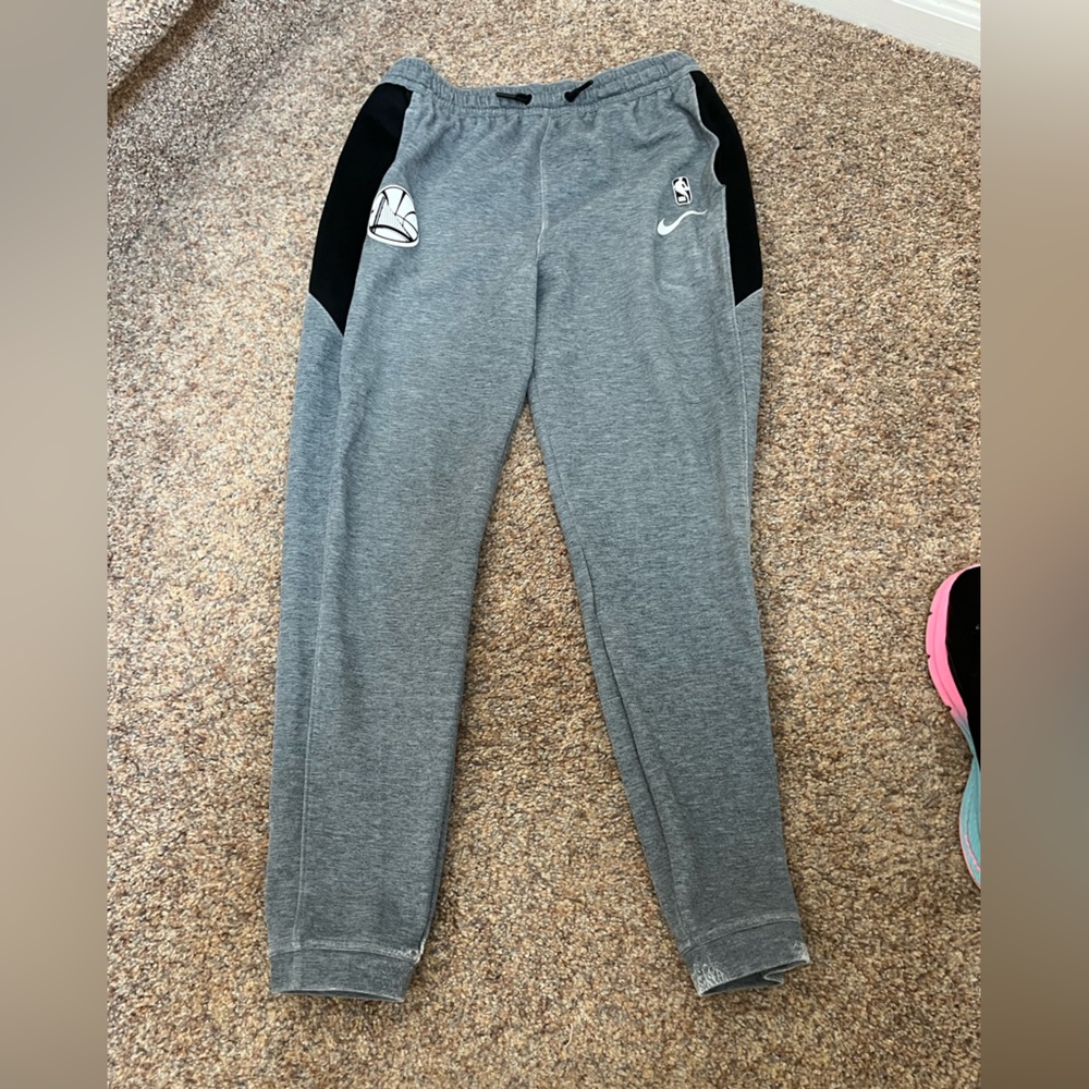 ⭐️EUC - Nike Dri-Fit NBA Golden State Warriors Gray Sweatpants Boys Size XL